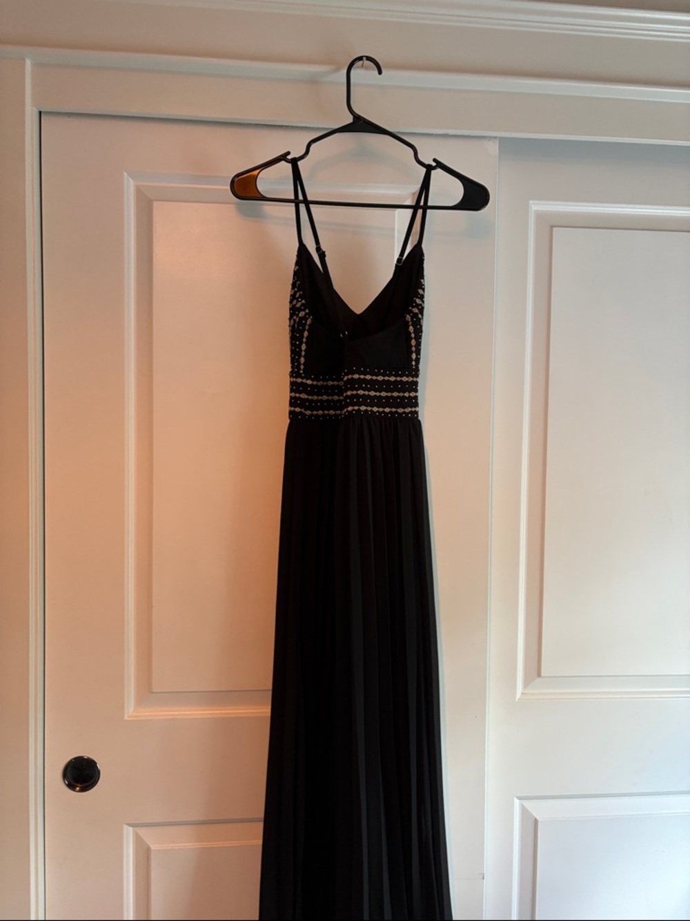 Lulu's Black Beaded V-Neck Prom Gown - Picture 4 of 8